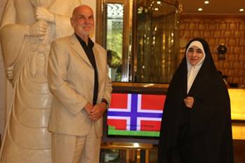 visiting-iran-trond-ali-linstad-being-awarded-irans-human-rights-prize-august-20184