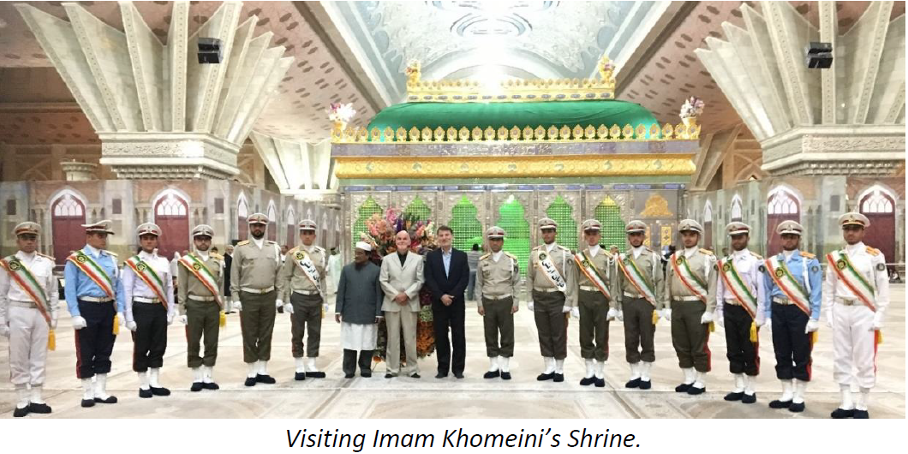 Ære til Imam Khomeini 12
